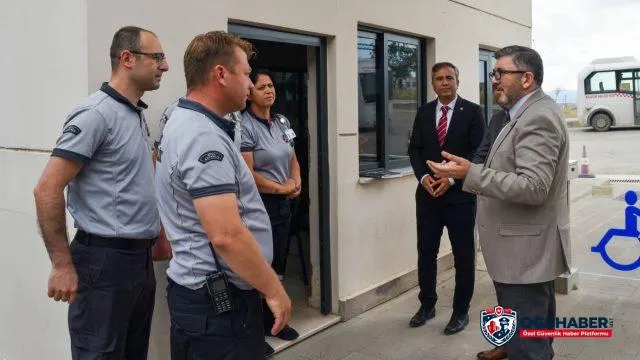 Rektör Kaplancıklı Güvenlik Görevlileriyle Bir Araya Geldi