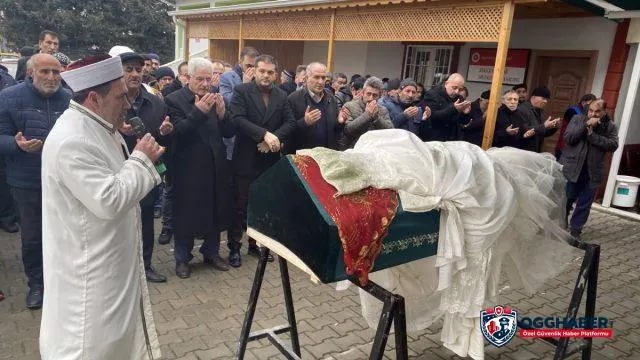 22 yaşındaki güvenlik görevlisi kadın, burun estetiği ameliyatında öldü 22 yaşındaki güvenlik görevlisi kadın, burun estetiği ameliyatında öldü