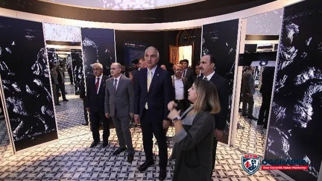Bakan Ersoy turizmcilerle buluştu