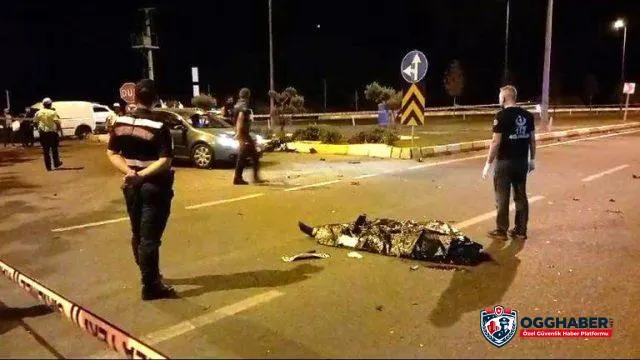 Balıkesir’in Havran ilçesinde araç ve motosikletin çarpıştığı kazada, motosiklette bulunan güvenlik görevlisi ve eşi hayatını kaybetti. Balıkesir’in Havran ilçesinde araç ve motosikletin çarpıştığı kazada, motosiklette bulunan güvenlik görevlisi ve eşi hayatını kaybetti.