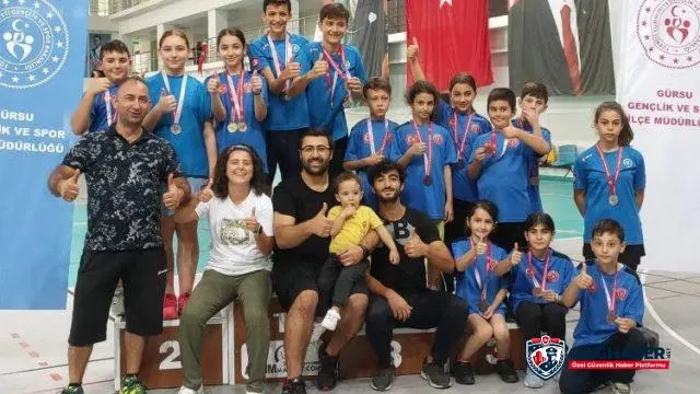 Bursa Büyükşehir Belediyesporlu badmintonculardan 4 madalya