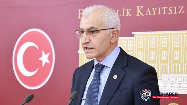 CHP’li Kılınç: “Eline silah verdiğimiz, 100 binlerce özel güvenlik görevlisini kendi kaderine terk edemeyiz.” CHP’li Kılınç: “Eline silah verdiğimiz, 100 binlerce özel güvenlik görevlisini kendi kaderine terk edemeyiz.”