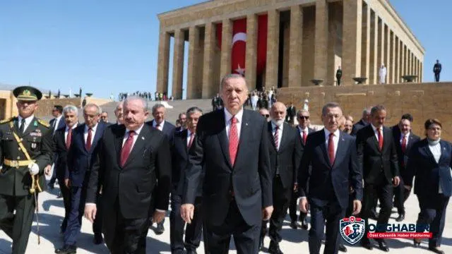 Devlet erkanından Anıtkabir ve Devlet Mezarlığı'na ziyaret Devlet erkanından Anıtkabir ve Devlet Mezarlığı'na ziyaret