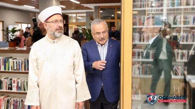 Erbaş, Ulu Camii altındaki kütüphaneyi gezdi