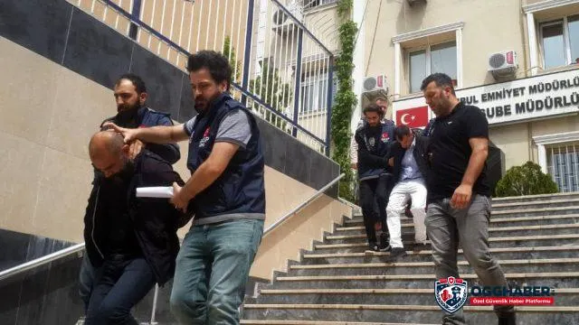 Güvenlik Görevlisinin Silahını Alan Hırsız Banka Soydu
