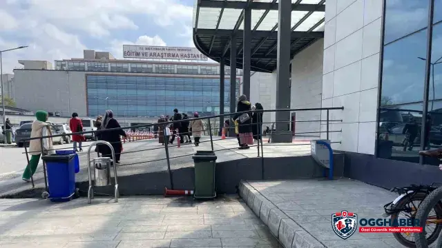 Hastane önündeki kavgayı güvenlik görevlileri güçlükle ayırdı
