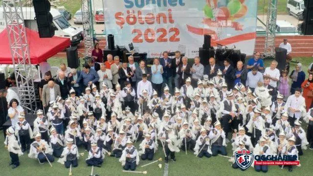 İzmit’te düğün havasında sünnet şöleni yaşandı