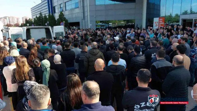 Kalbine yenilen güvenlik görevlisine tören düzenlendi