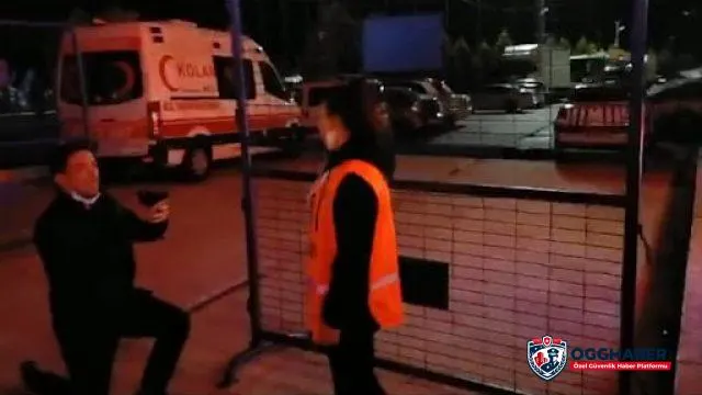 Polis Memuru, Güvenlik Görevlisine evlenme teklif etti