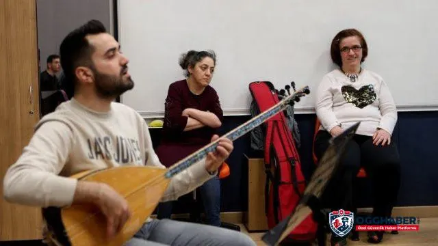 SGM’de engelli bireyler bağlama öğreniyor