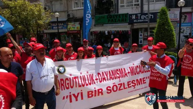 Tez-Koop İş Sendikası üyeleri, Mersin Üniversitesi yönetimini protesto etti