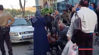 Yolun karşısına geçen güvenlik görevlisine otomobil çarptı